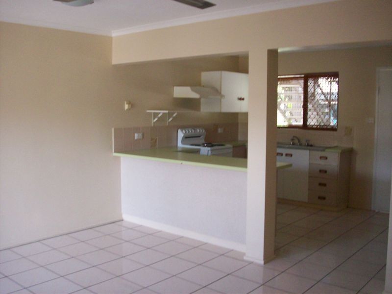 1/64 Pease Street, Manoora QLD 4870