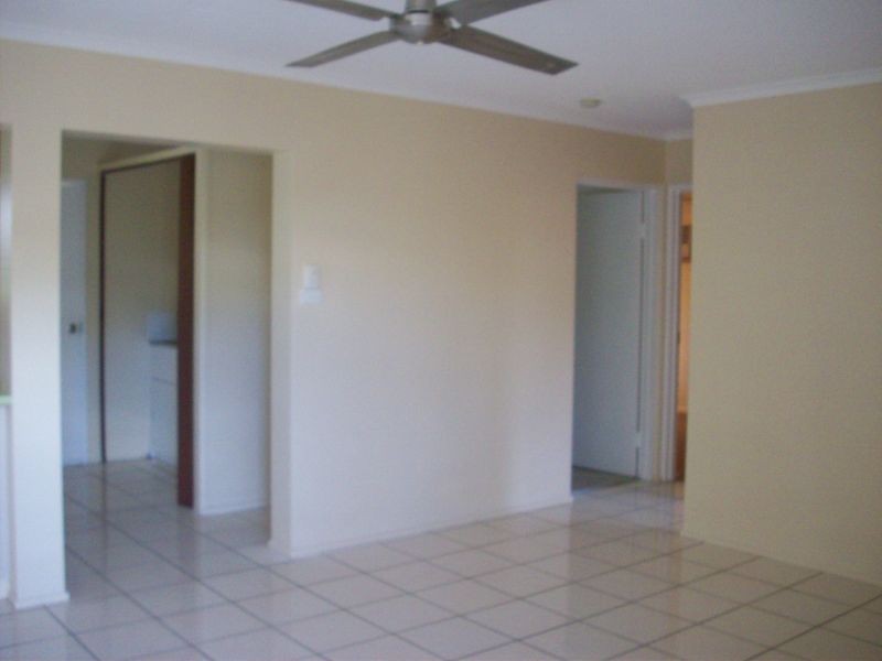 1/64 Pease Street, Manoora QLD 4870