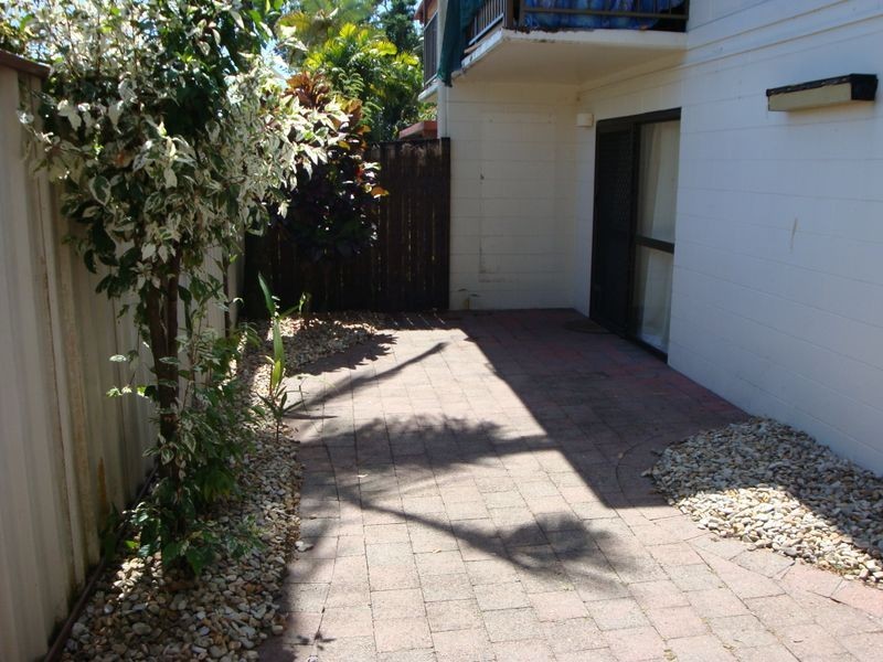 1/64 Pease Street, Manoora QLD 4870