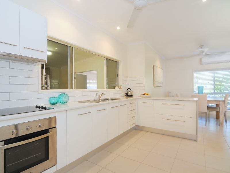 11 Adam Drive, Brinsmead QLD 4870