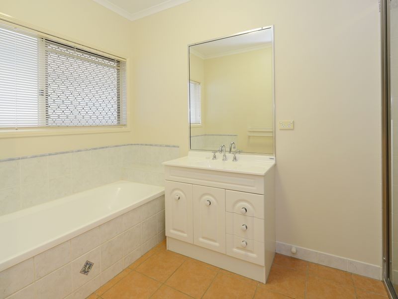35 Taringa Close, Brinsmead QLD 4870