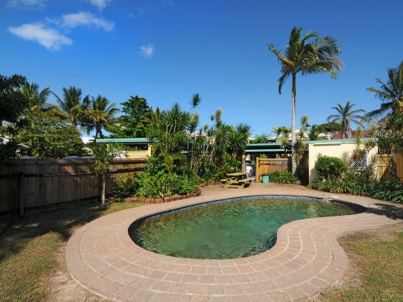 2/235 McLeod Street, Cairns North QLD 4870