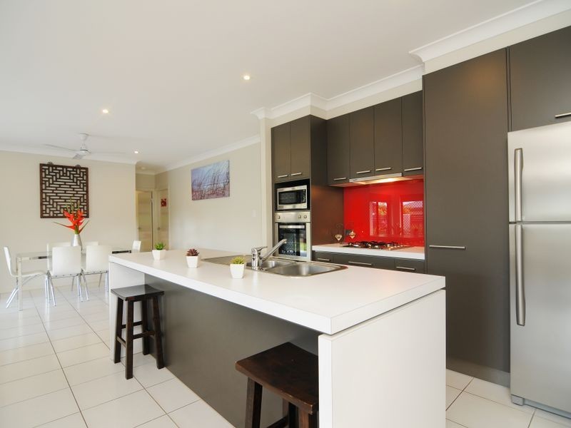 82 Xavier Herbert Drive, Redlynch QLD 4870