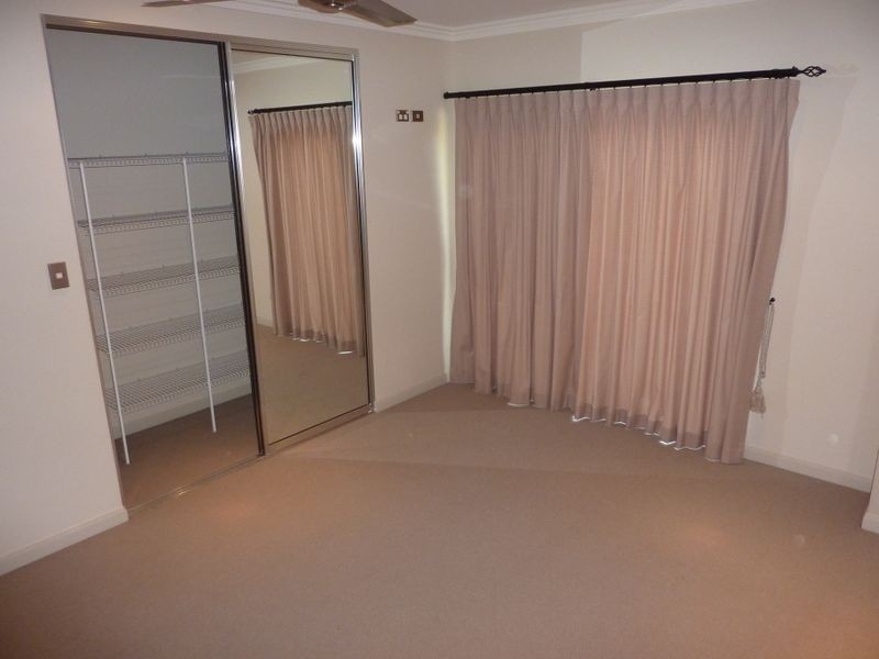 28 Regent Avenue, Redlynch QLD 4870