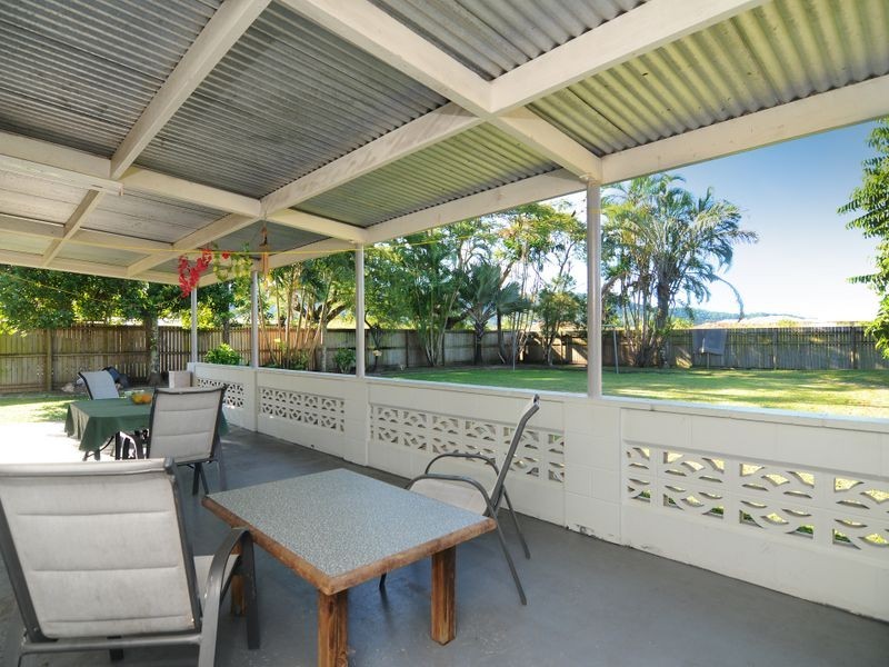 2 Conlan Close, Manoora QLD 4870