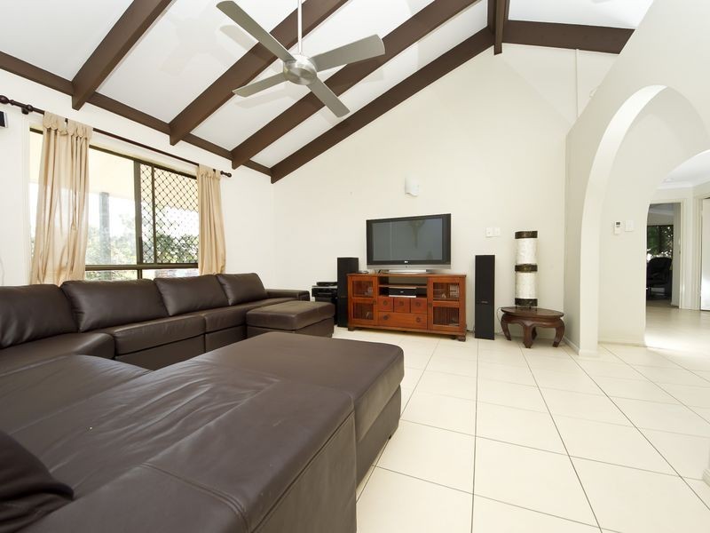 174 Harvey Road, Redlynch QLD 4870