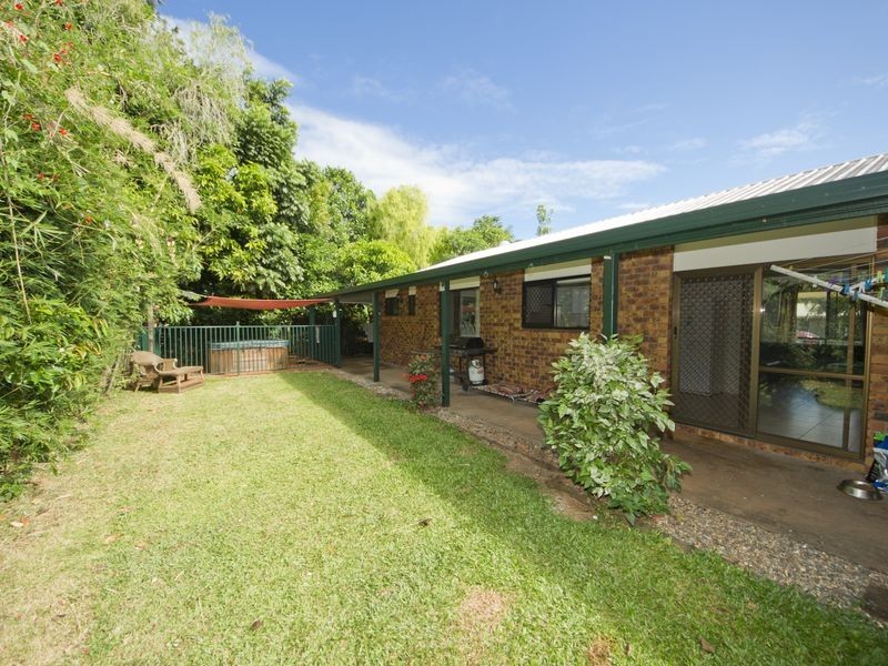174 Harvey Road, Redlynch QLD 4870