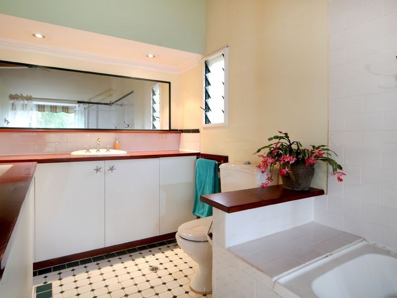 9 Old Smithfield Road, Freshwater QLD 4870