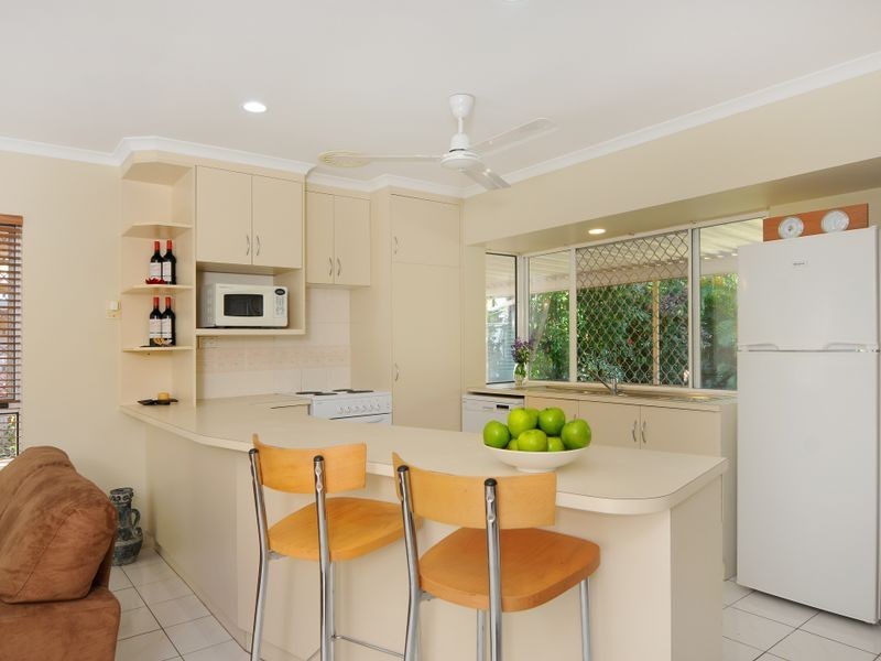 13 Serissa Street, Mooroobool QLD 4870