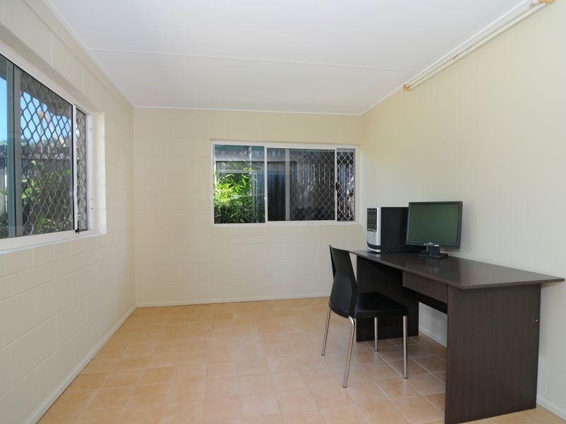 13 Serissa Street, Mooroobool QLD 4870