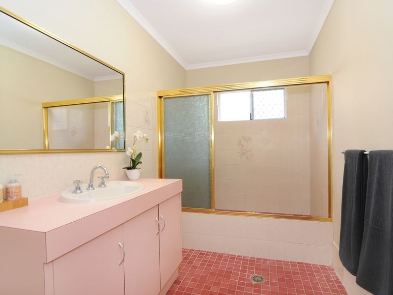 13 Serissa Street, Mooroobool QLD 4870