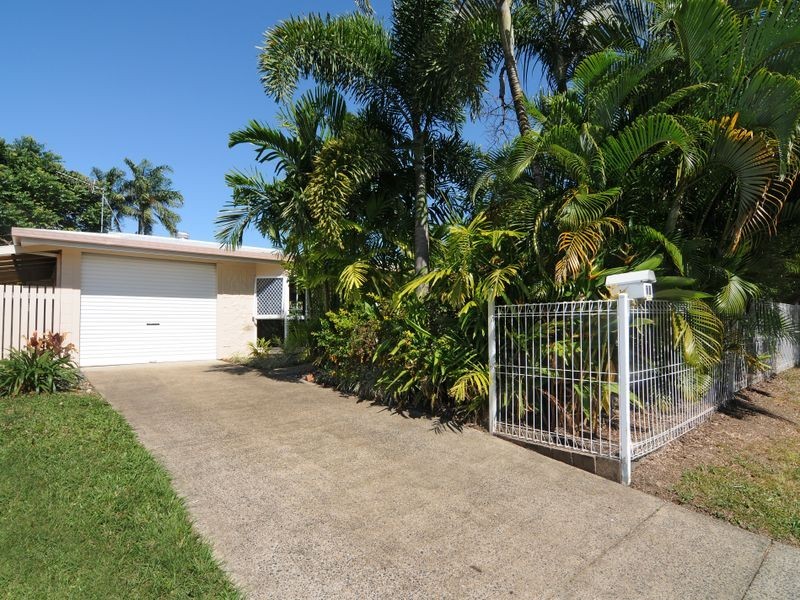 13 Serissa Street, Mooroobool QLD 4870