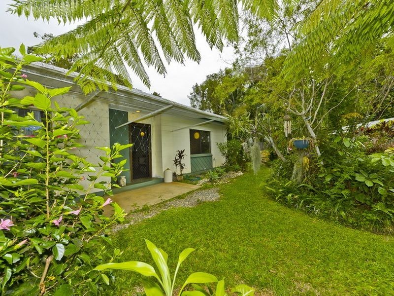 14 Salwood Close, Holloways Beach QLD 4878