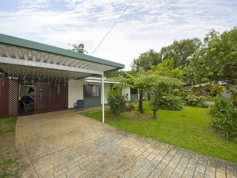 14 Salwood Close, Holloways Beach QLD 4878