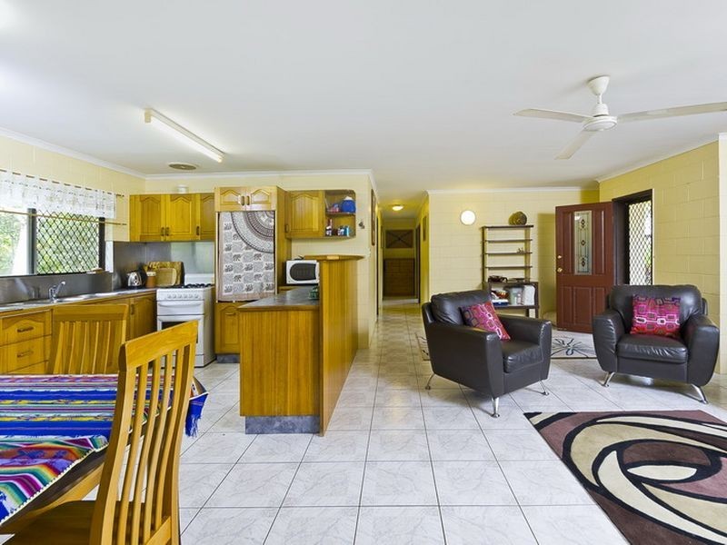 14 Salwood Close, Holloways Beach QLD 4878