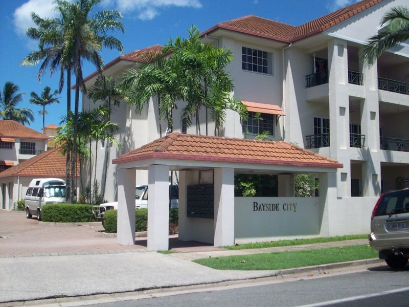 25/327 Lake Street, Cairns North QLD 4870