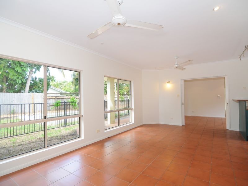14 Maurice Street, Kewarra Beach QLD 4879