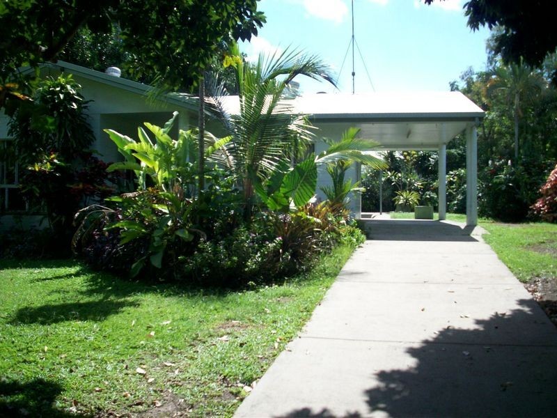 24 Saw Street, Machans Beach QLD 4878