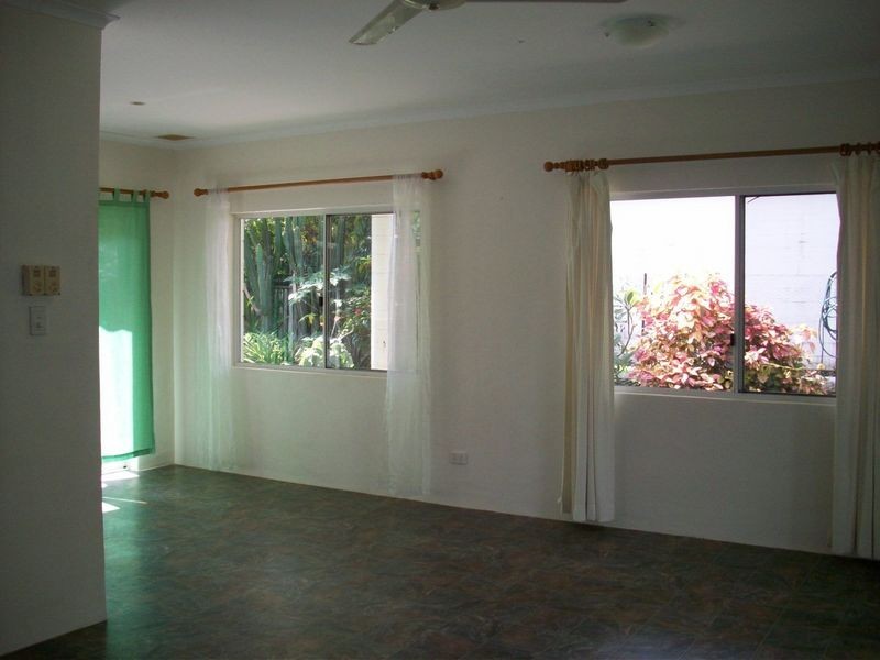 24 Saw Street, Machans Beach QLD 4878