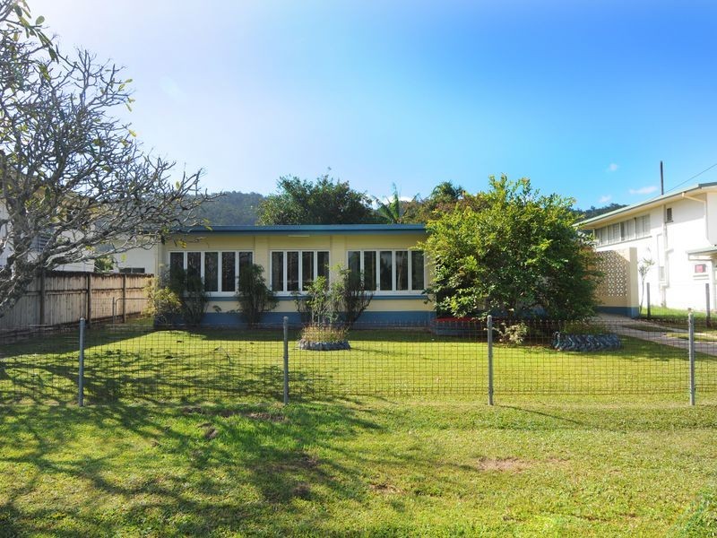 206 Greenslopes Street, Edge Hill QLD 4870