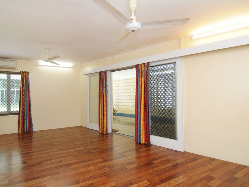 206 Greenslopes Street, Edge Hill QLD 4870