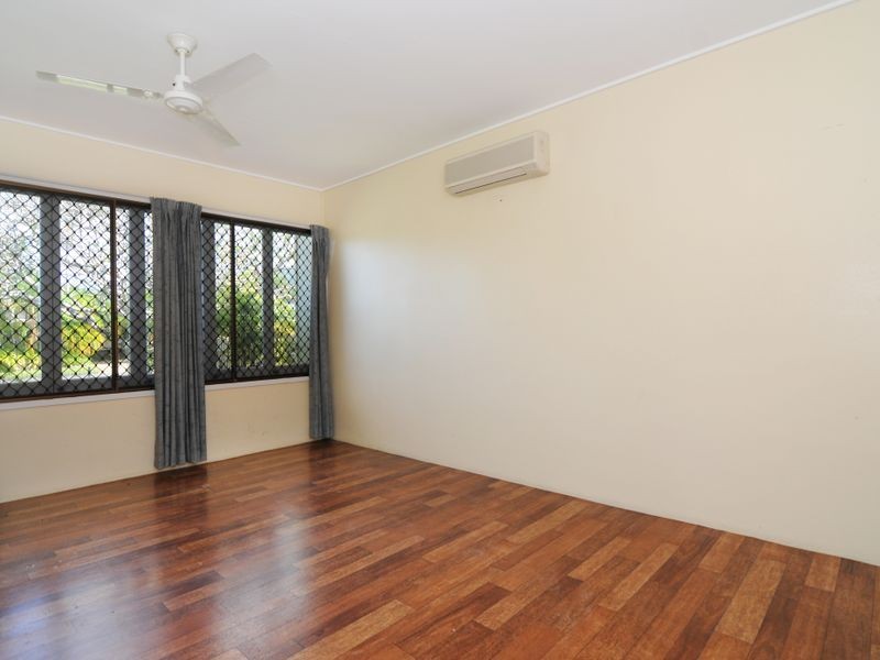 206 Greenslopes Street, Edge Hill QLD 4870