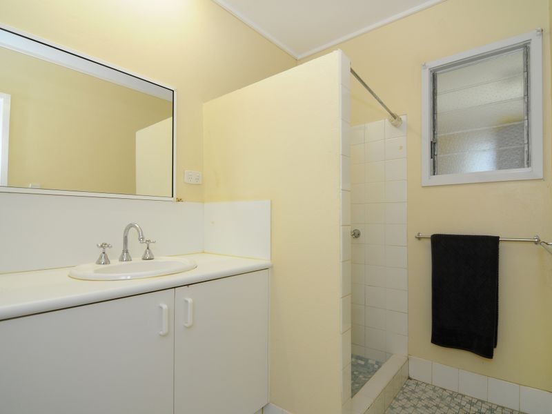 206 Greenslopes Street, Edge Hill QLD 4870