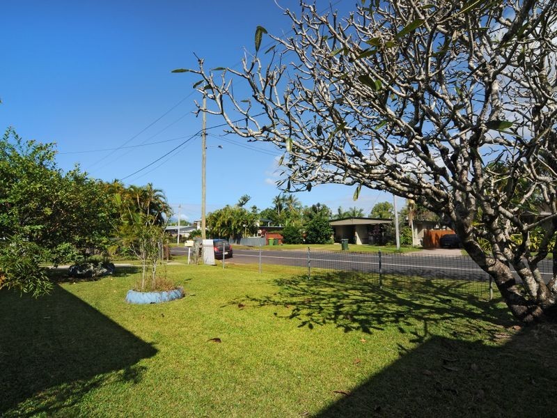 206 Greenslopes Street, Edge Hill QLD 4870