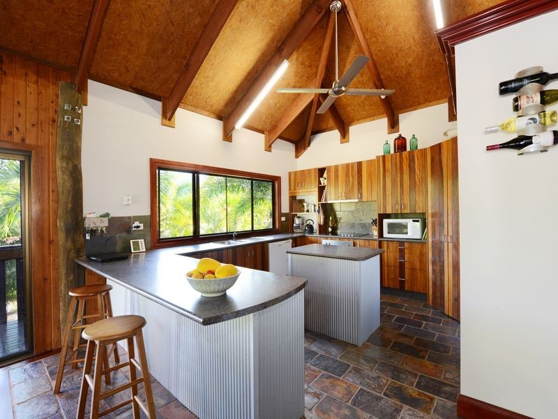 6 Fox Close, Brinsmead QLD 4870