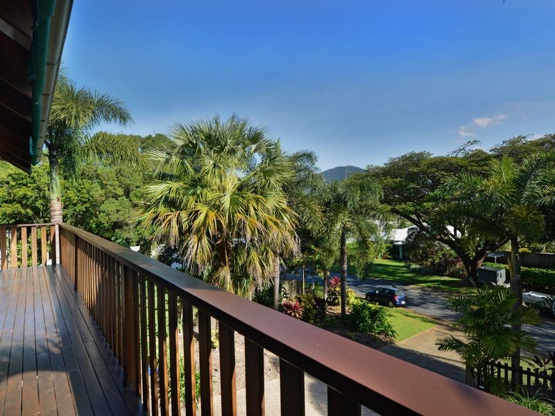 6 Fox Close, Brinsmead QLD 4870