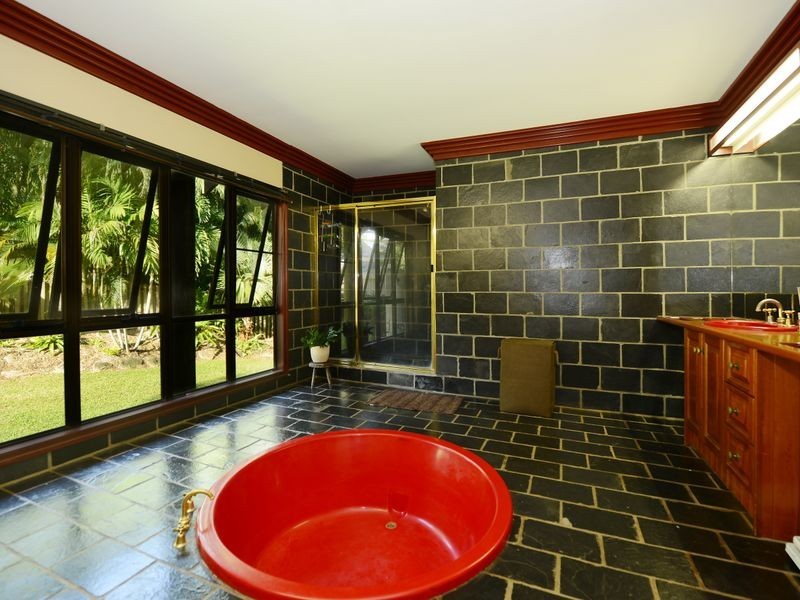 6 Fox Close, Brinsmead QLD 4870