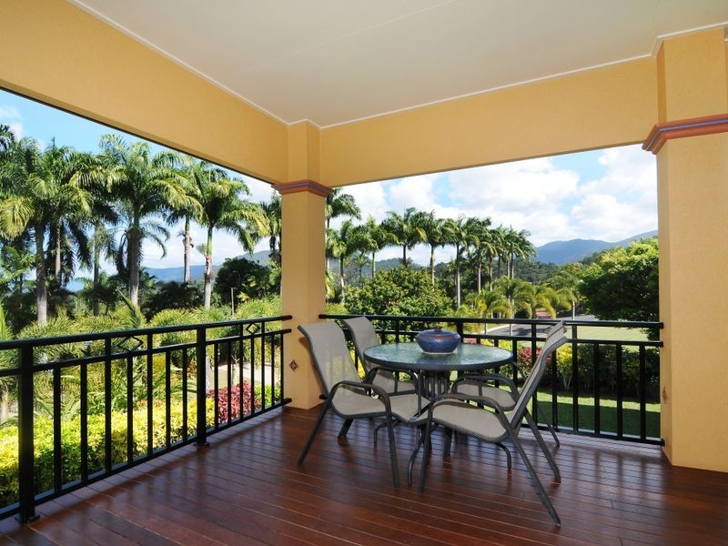 2 Rhapis Court, Whitfield QLD 4870