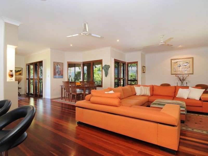 2 Rhapis Court, Whitfield QLD 4870