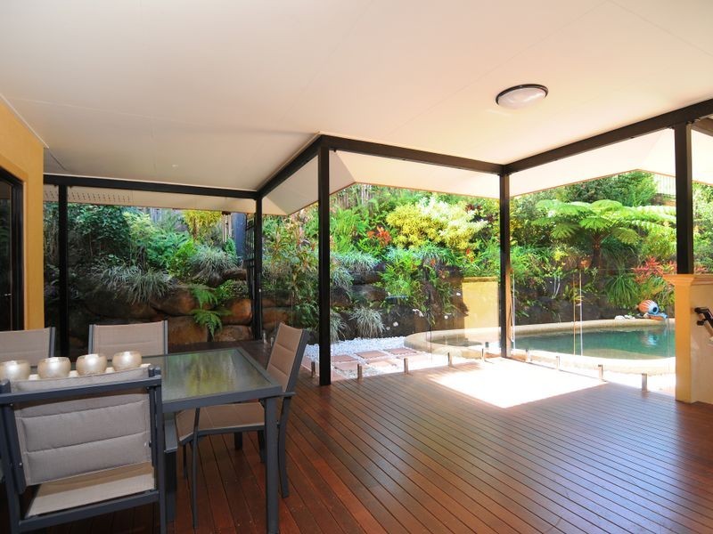 2 Rhapis Court, Whitfield QLD 4870