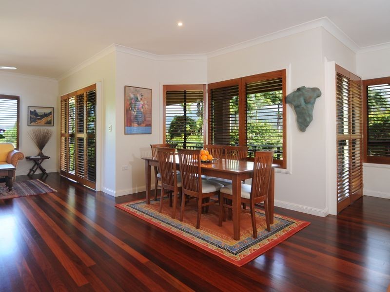 2 Rhapis Court, Whitfield QLD 4870