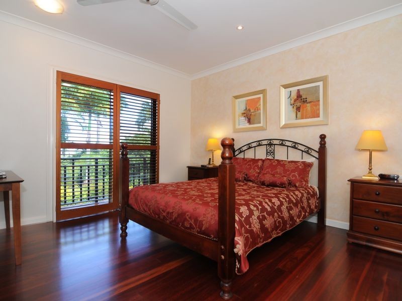 2 Rhapis Court, Whitfield QLD 4870