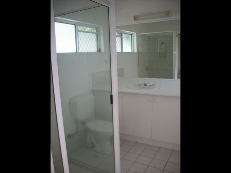 Manoora QLD 4870