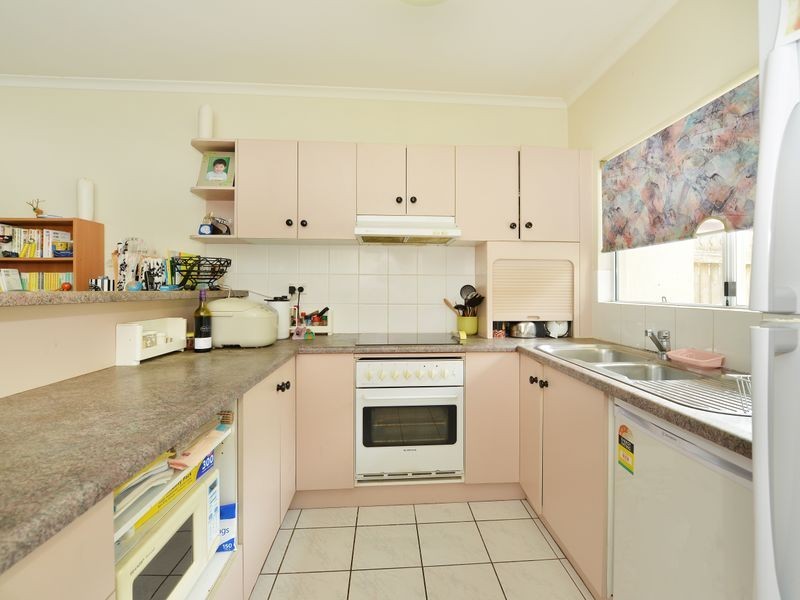 15/1 McGregor Street, Mooroobool QLD 4870