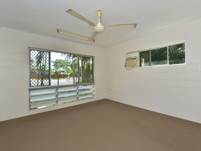 292 McCoombe Street, Westcourt QLD 4870