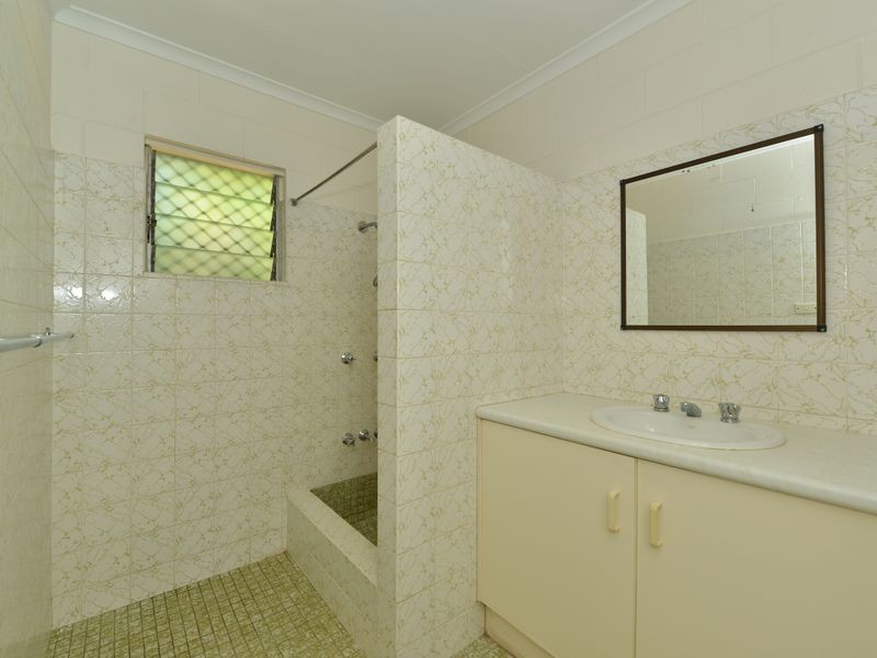 292 McCoombe Street, Westcourt QLD 4870