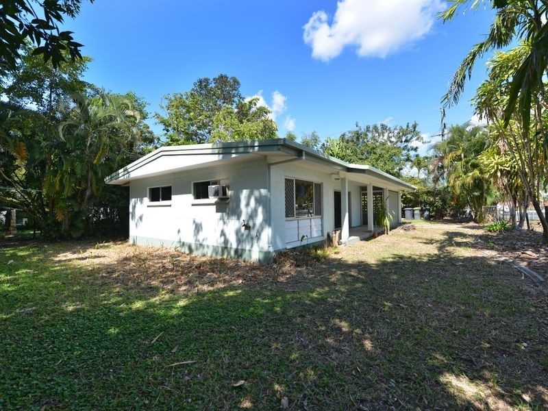 292 McCoombe Street, Westcourt QLD 4870