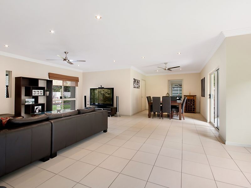 1 Fitzallan Close, Kanimbla QLD 4870