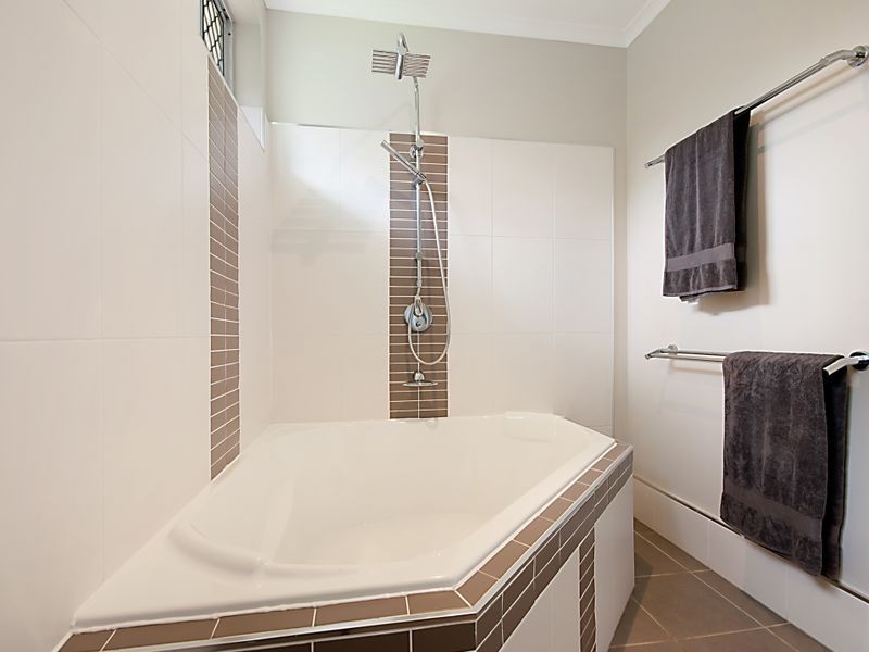 1 Fitzallan Close, Kanimbla QLD 4870