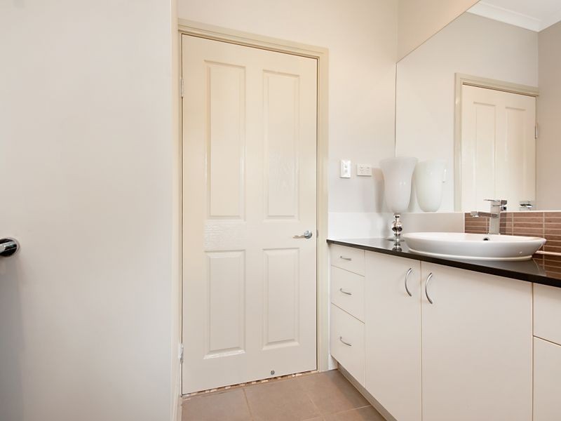 1 Fitzallan Close, Kanimbla QLD 4870