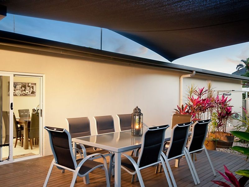 1 Fitzallan Close, Kanimbla QLD 4870