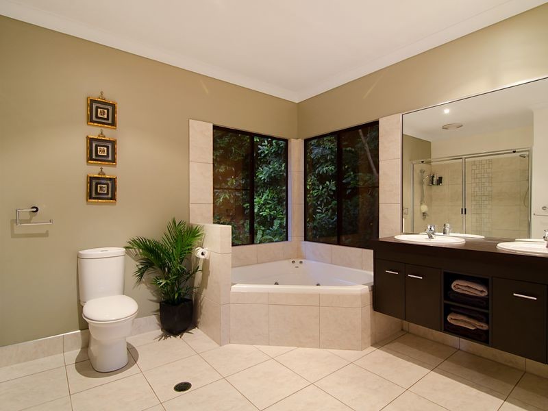 73 Fairley Street, Redlynch QLD 4870