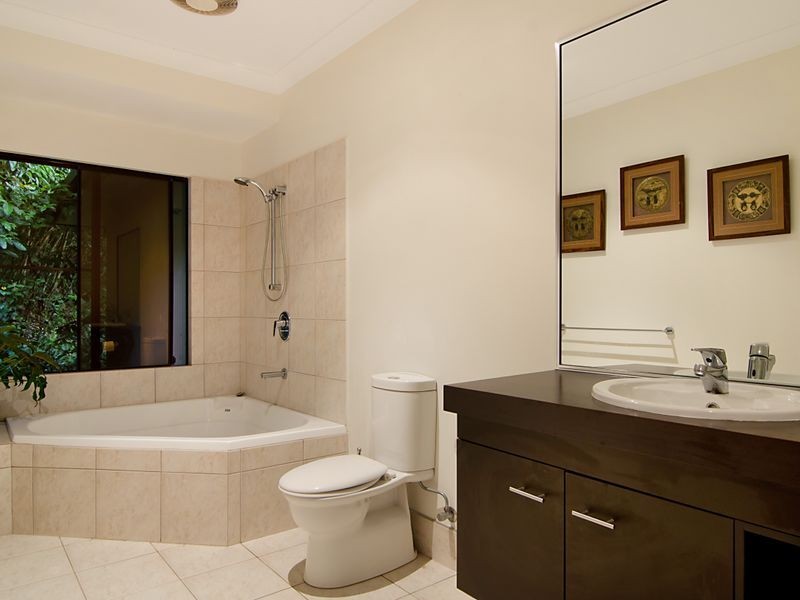 73 Fairley Street, Redlynch QLD 4870