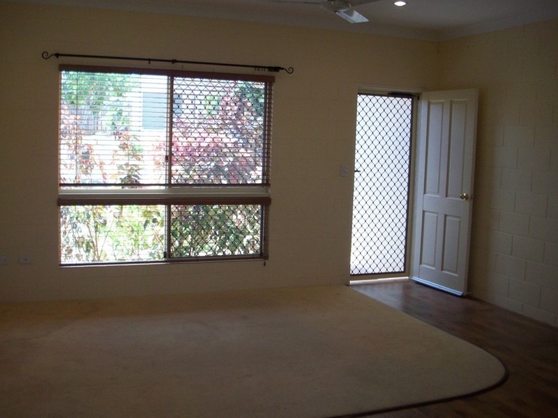 8 Sophie Close, Brinsmead QLD 4870