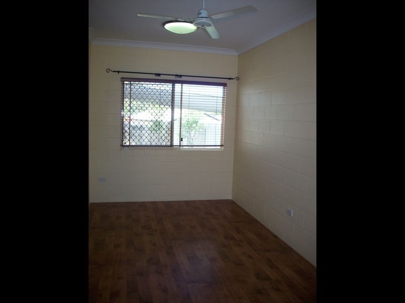 8 Sophie Close, Brinsmead QLD 4870