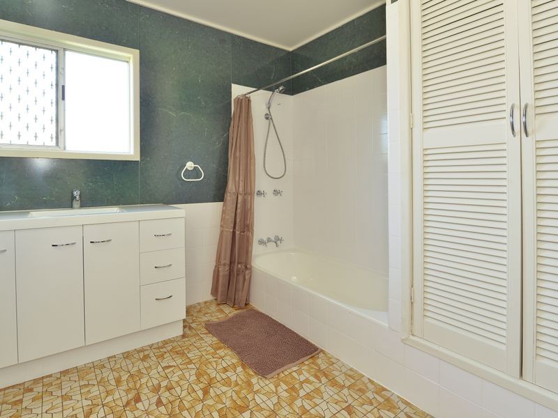 3 Blantyre Close, Manunda QLD 4870